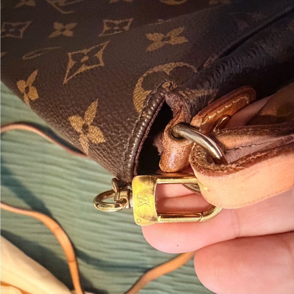 Louis Vuitton Favorite MM - Picture 8 of 10